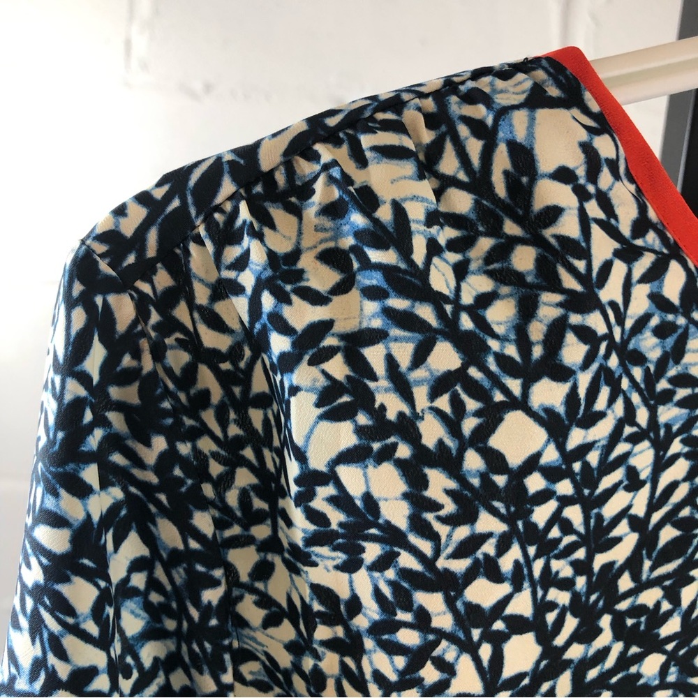 Michael Michael Kors Floral Top Size PL Blue Ivory Long Sleeve - Picture 3 of 7